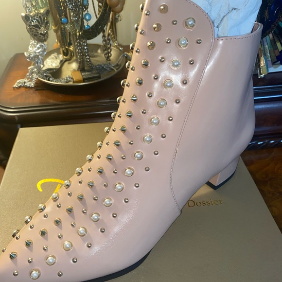 Women’s Ankle Boots - Picture 2 of 3
